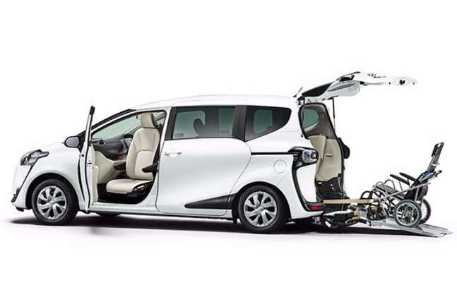 車いす仕様車 タイプ〔車いす仕様車(タイプ)+助手席回転チルトシート〕