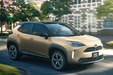 【モデル入り素材】Z（ハイブリッド・2WD）