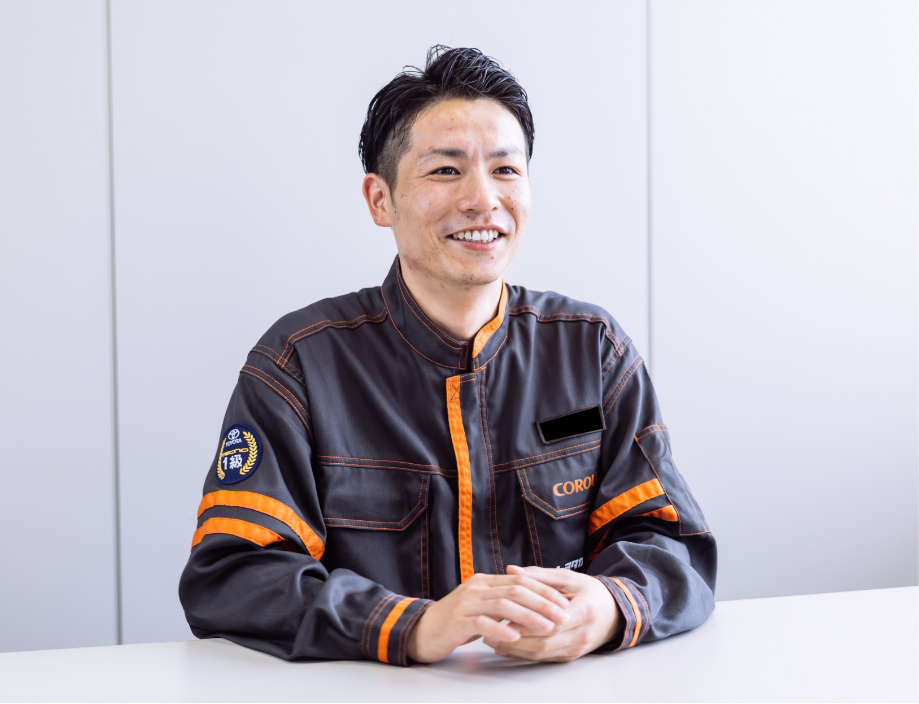 インタビュー中・勤務中の画像