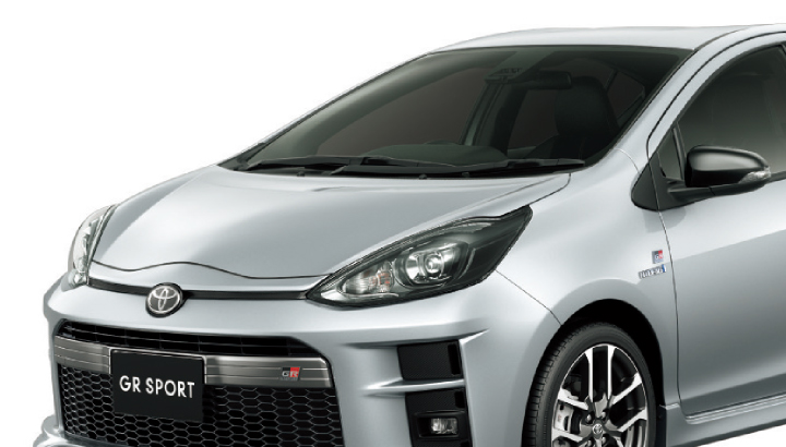 Photo：ノア Si“GR SPORT”。ボディカラーのラグジュアリーホワイトパールクリスタルシャインガラスフレーク〈086〉（32,400円）はメーカーオプション