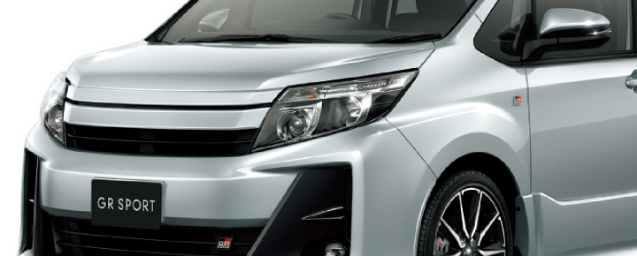 Photo：ノア Si“GR SPORT”。ボディカラーはシルバーメタリック〈1F7〉